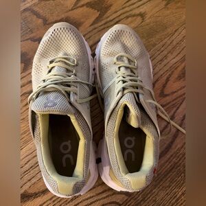 On Cloud Swift Sneakers 7.5